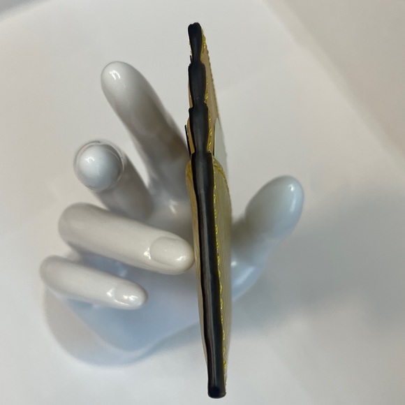 New🌻FENDI CARDHOLDER 🌻 - Picture 6 of 9